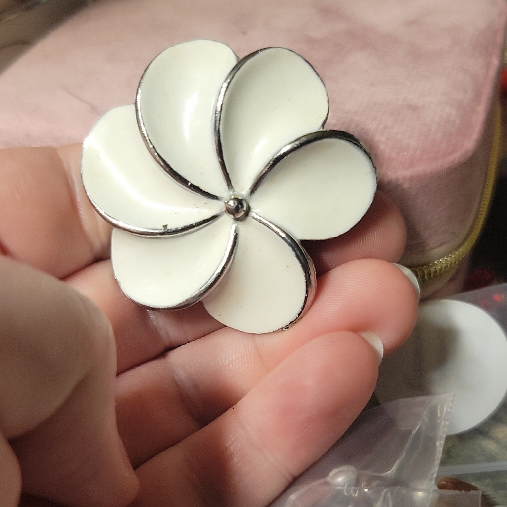 White Enamel Floral Flower Pin Brooch Vintage